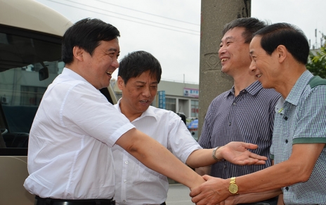 2012年8月,嘉興市委書記、人大主任李衛(wèi)寧一行蒞臨公司視察指導(dǎo)
