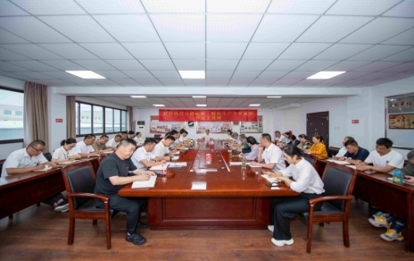 以學(xué)促行、以行促干、正風(fēng)肅紀(jì)，勤廉并重干事業(yè)！